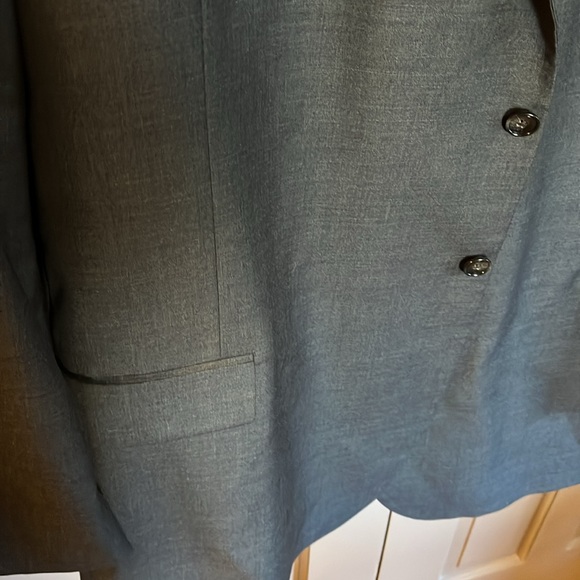 Kenneth Cole 2 piece 2 button suit in charcoal. 58 long coat - Picture 4 of 14